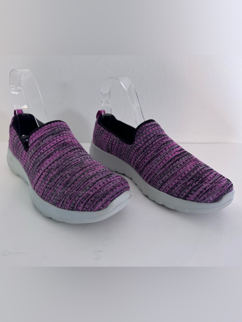 Skechers Women’s Go-Walk Joy Multi Pink/Purple/Black Comfy Sneakers Size 9.5